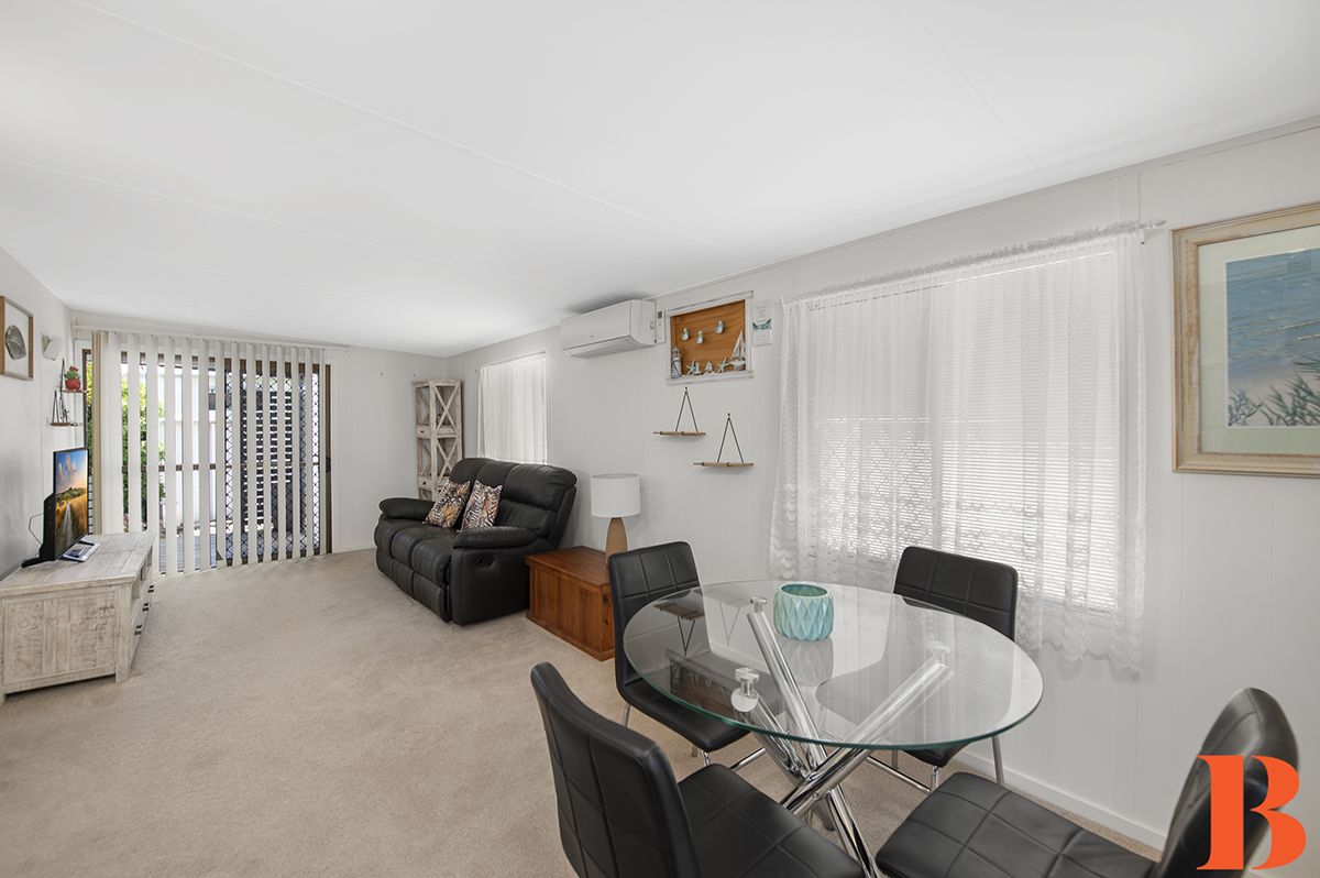 PERFECTLY PRESENTED - WALK TO SHOPS AND POOL - SUNNY GARDEN COURTYARD