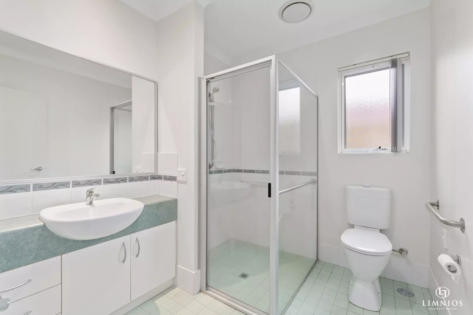 Stylish Two-Bedroom Villa with Clubhouse and Pool Access