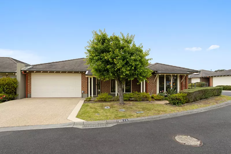 Impressive Villa with Vaulted Ceilings and Private Courtyard