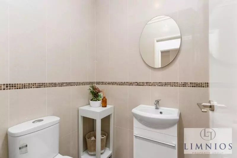 Super spacious, lock and leave Urban living