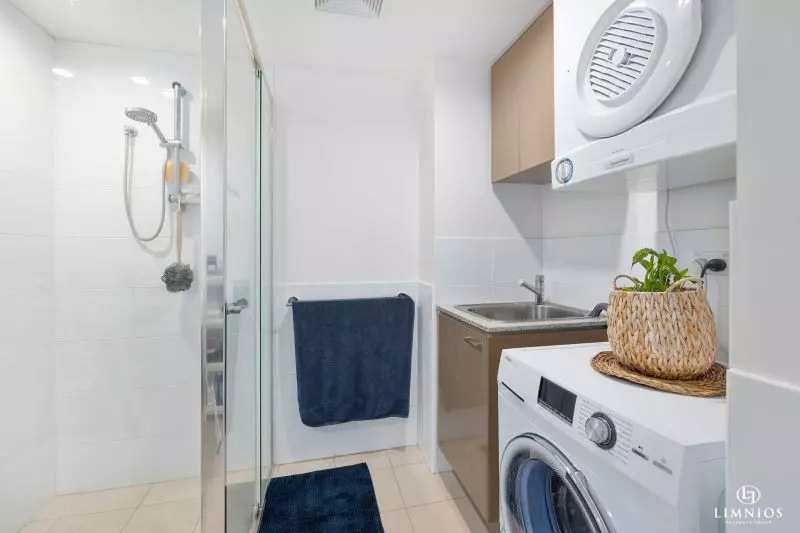 Exquisite Modern Living, Impressive with Great View!