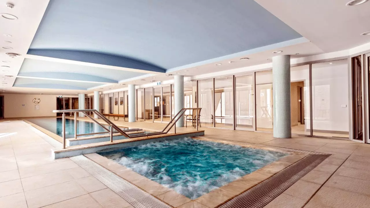 Rare offering, a north-facing retirement village apartment. Lift access generous proportions secure double garage and very favourable financial terms