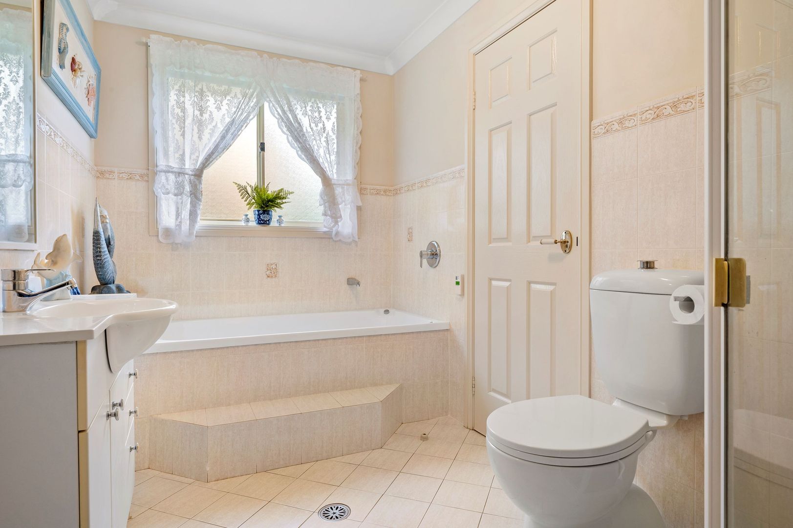 Spacious Ground Floor Unit in Prime Location