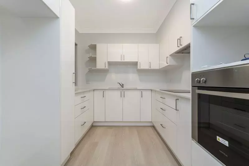 Beautiful Ground Floor Apartment Ready Now...