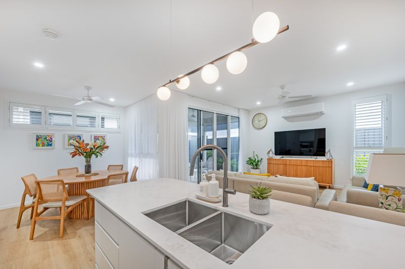 Coral Sea Dreaming -  Spacious Three-Bedroom Retreat