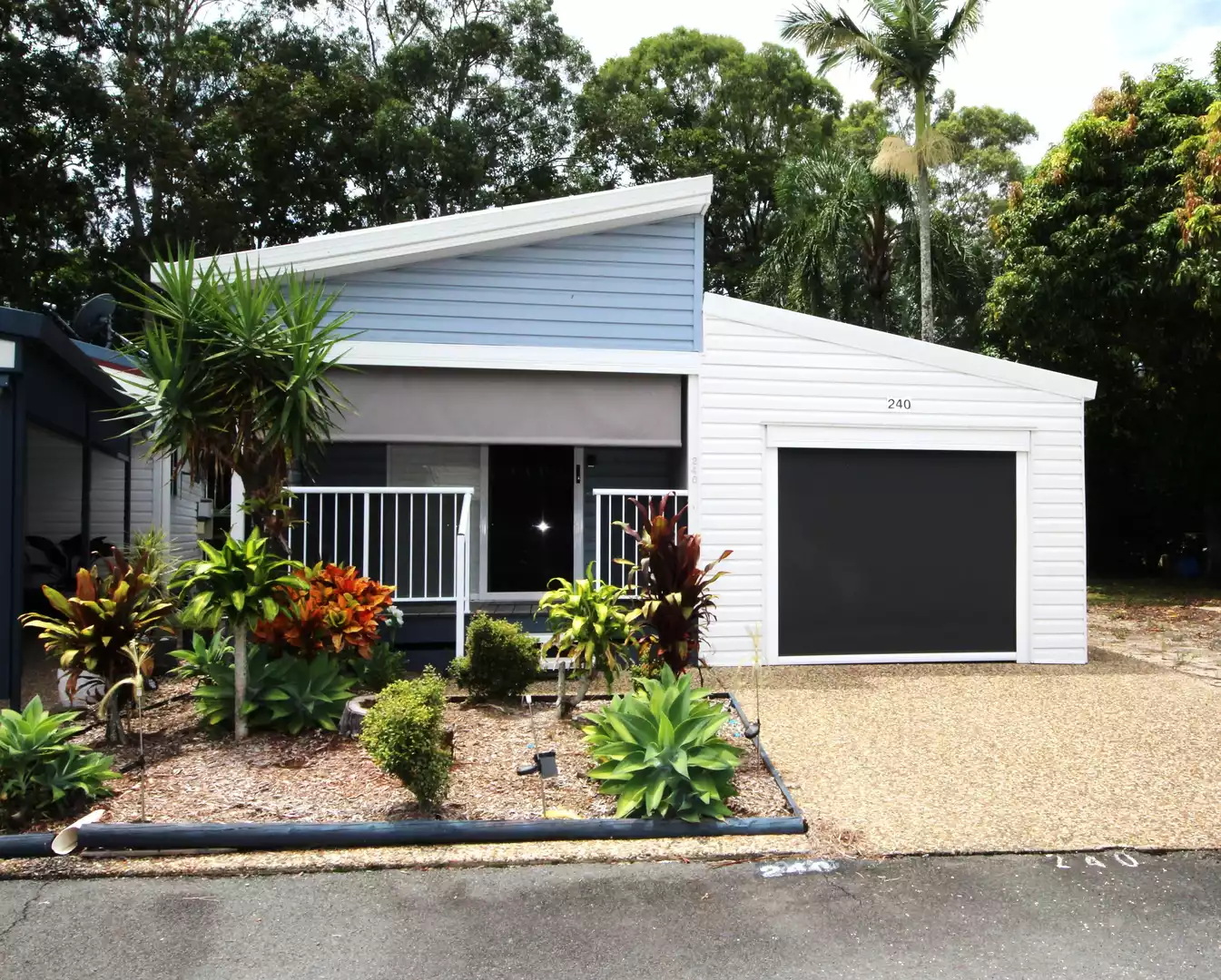 The Palms Village - Large Modern 2 Bedroom 