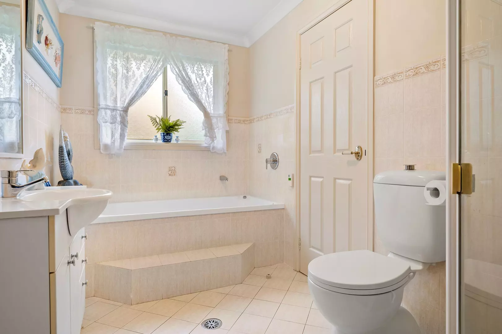 Spacious Ground Floor Unit in Prime Location