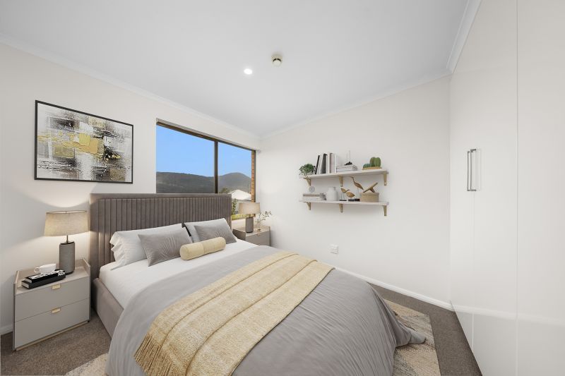 Two-bedroom apartment with water glimpses of Derwent river
