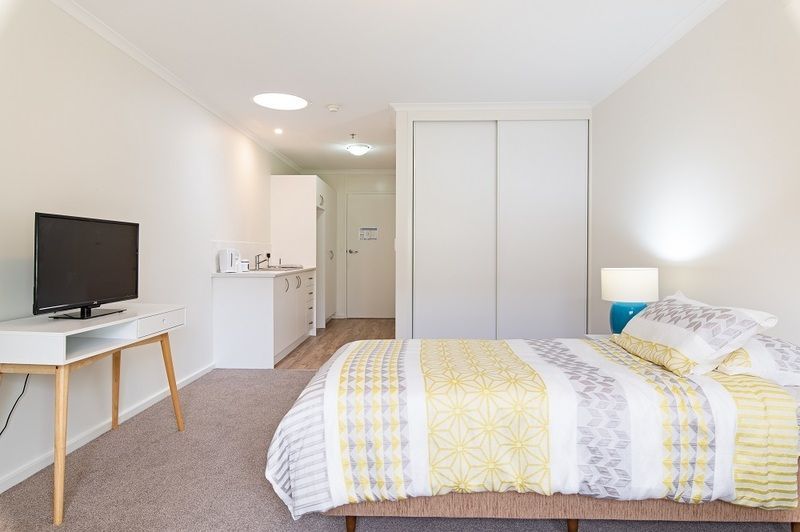 Lovely, light filled serviced apartment surrounded by tranquil gardens