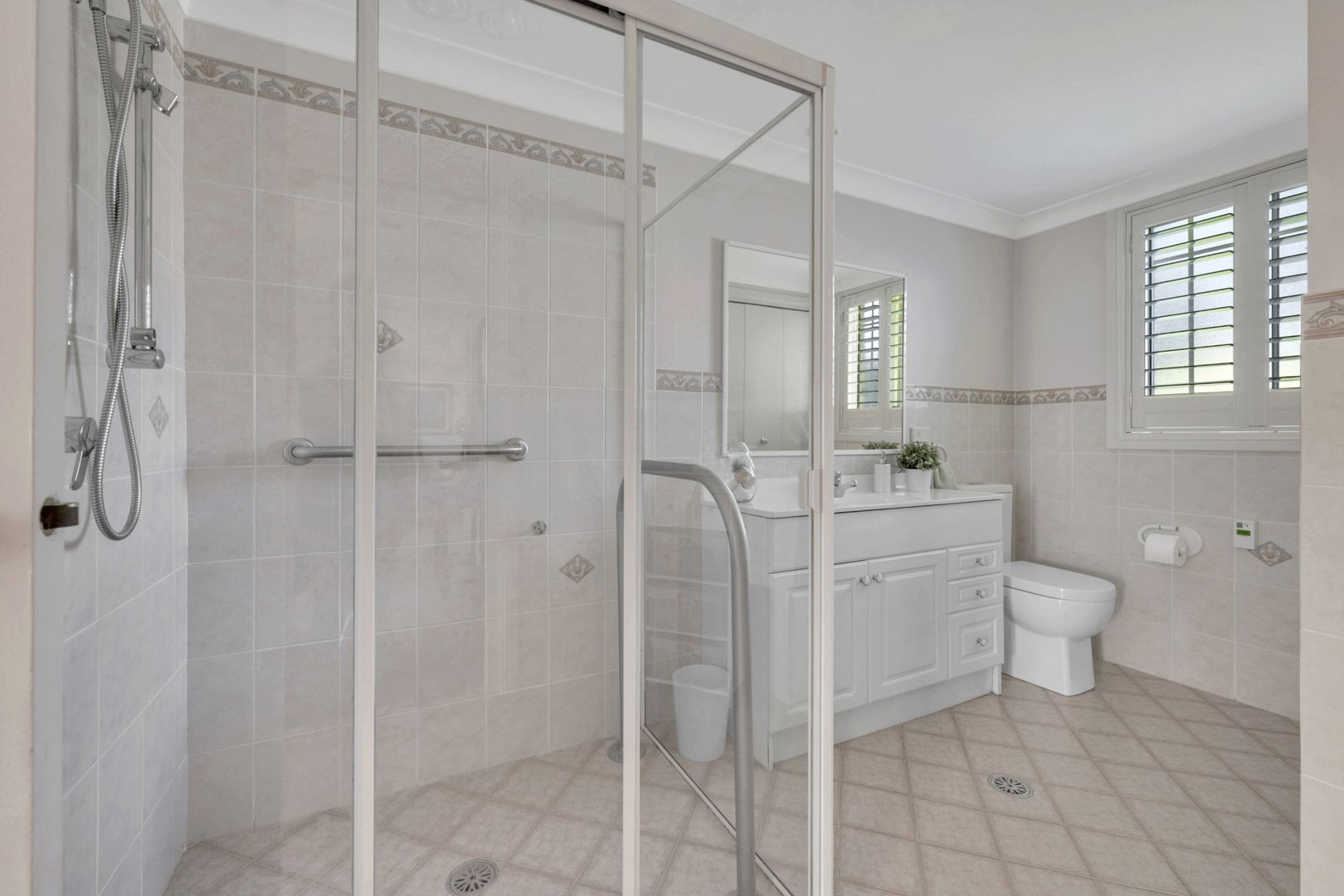 Ground Floor Retirement Unit with Garage 