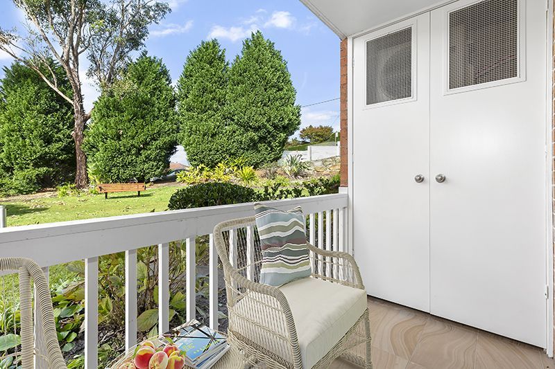 Fully refurbished ground floor studio apartment with chef-prepared meals and cleaning included