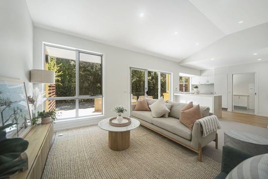 Modern Villa near the Coast