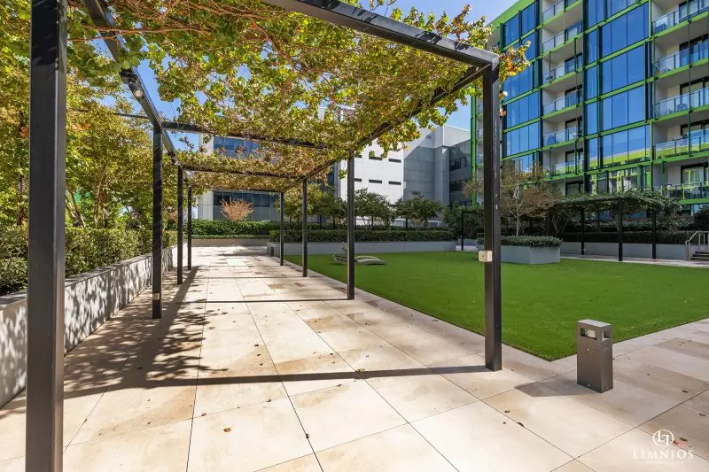 Contemporary Style Apartment in Perfect Location