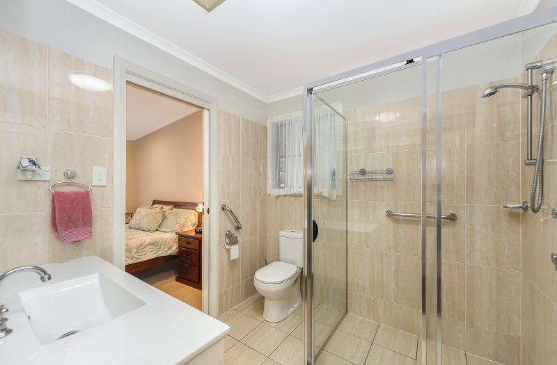 Stunning Coastal Retreat – Entertainer's Paradise!