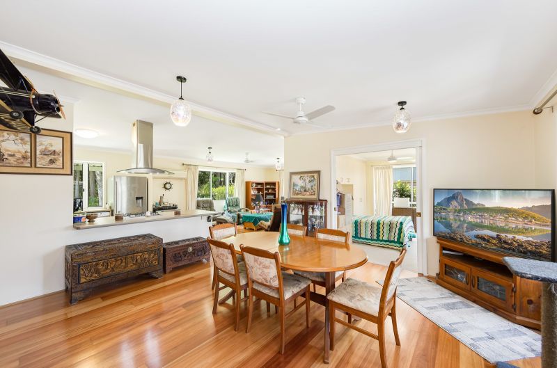 Ranch Style Home – Bushland Views!