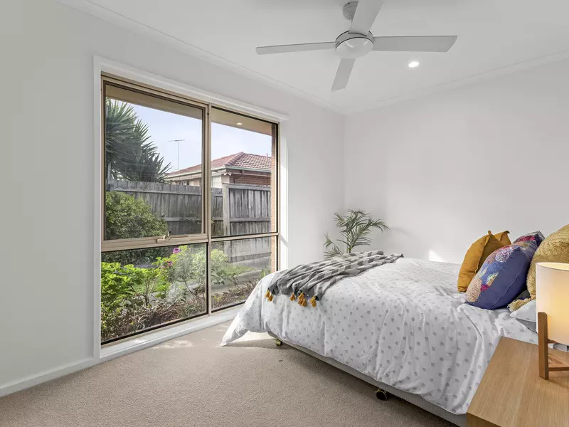 Beautifully presented Unit with Space to Unwind