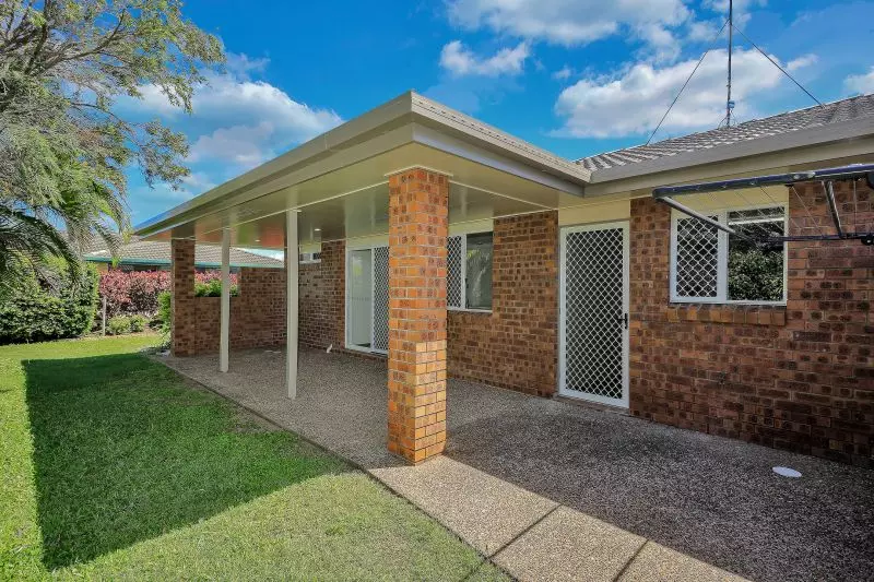 Garden views and coastal breeze!