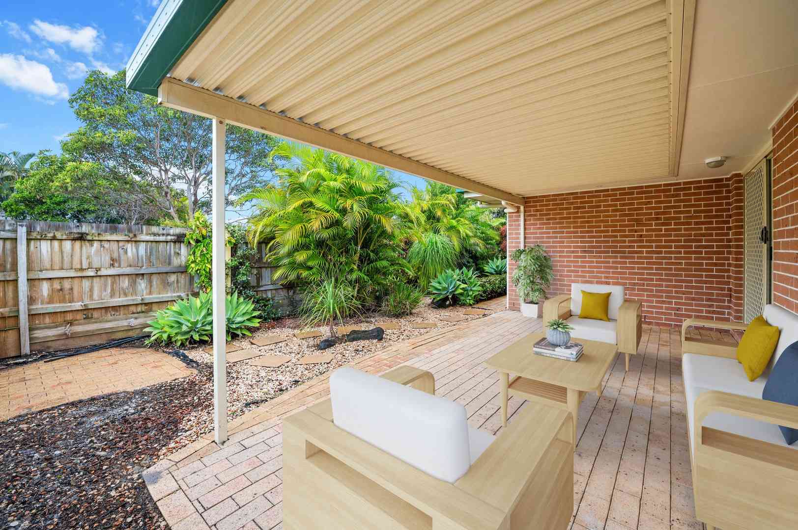 2/17 Carree Street, Caloundra West