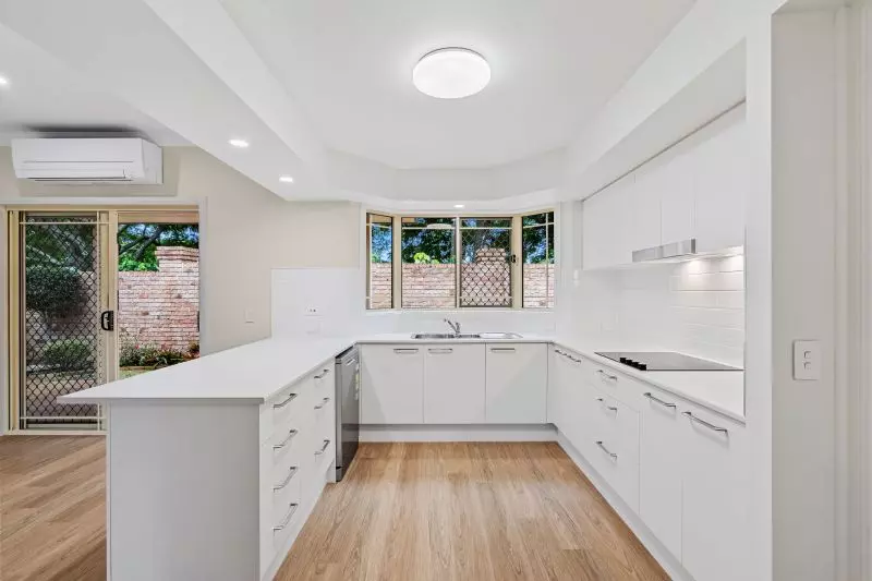 Spacious villa in a central location