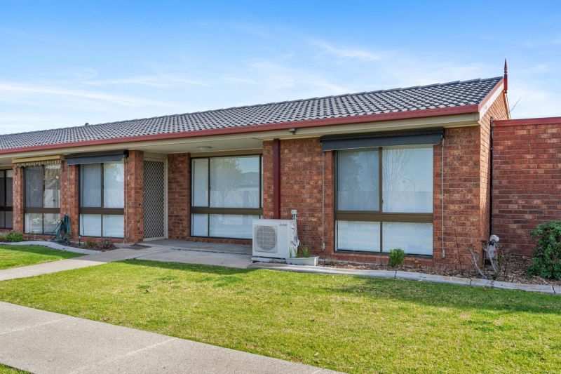 Stunning 2 bed unit with Garden Views