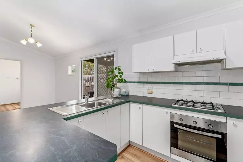 Outdoor Oasis – A Gardener's Dream Home!