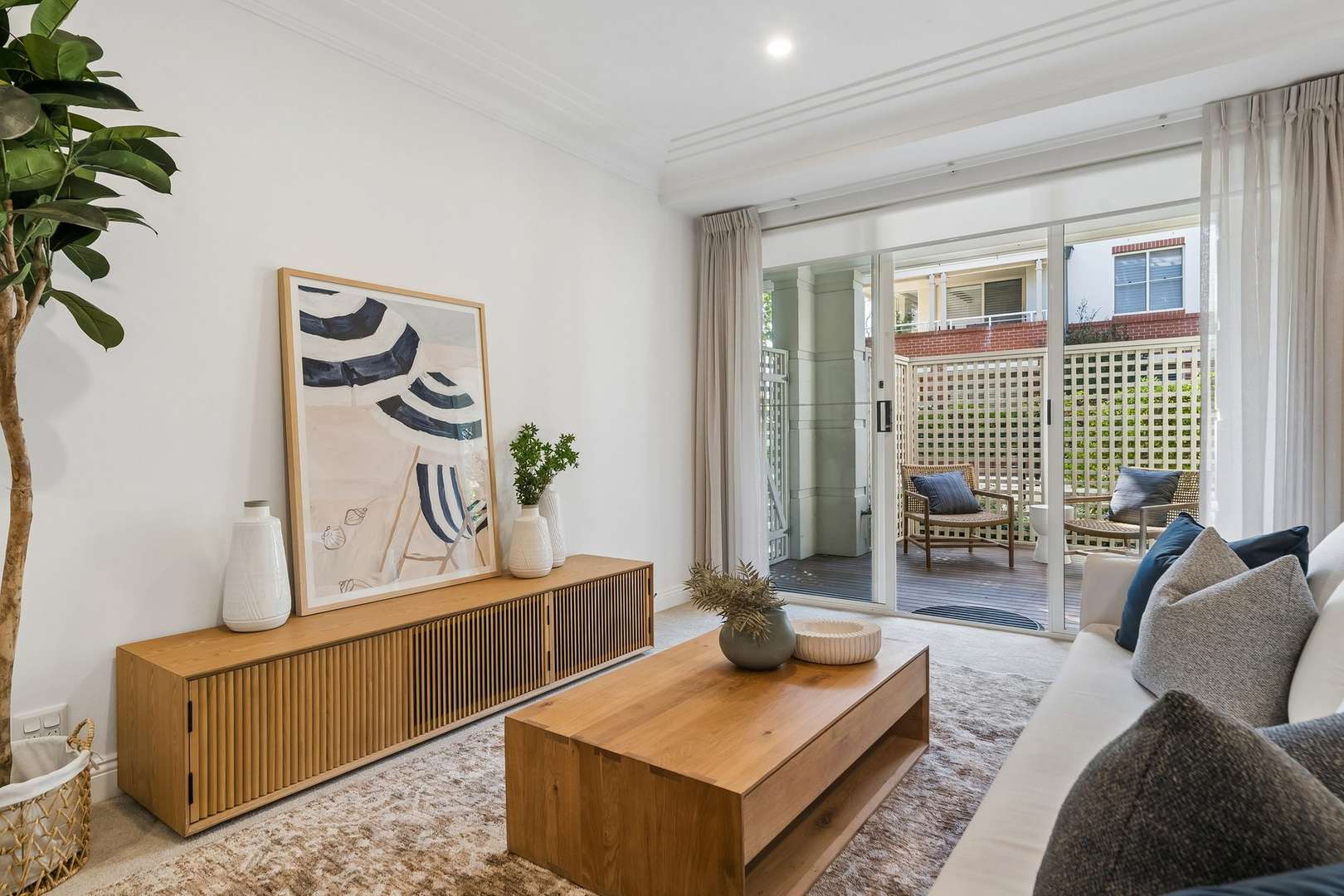Elegant two-bedroom apartment with dual outdoor spaces