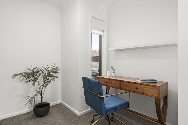 Bright, Low-maintenance, Study Nook and Garden Outlook