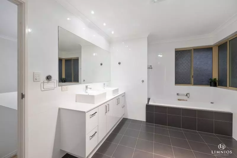 Super Spacious Townhouse!