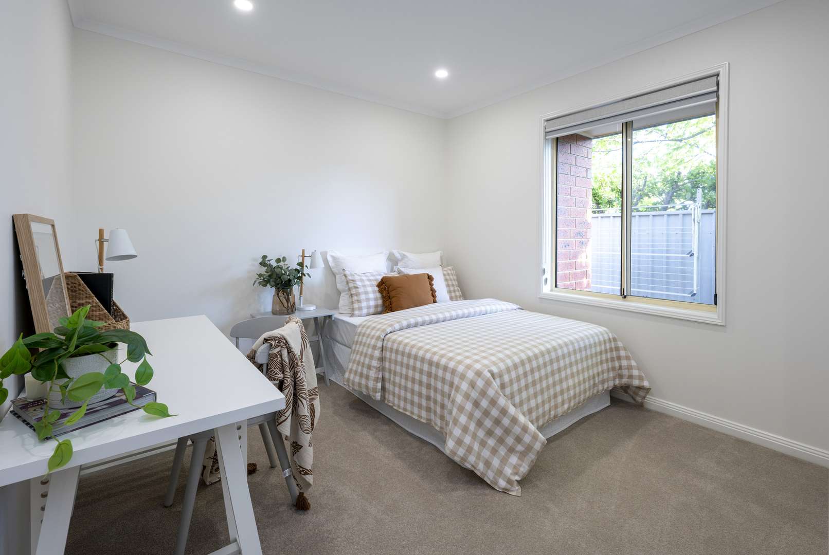 Eldercare Old Oxford Court: spacious two-bedroom villa near the beach