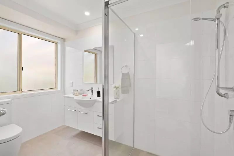 Sunny two-bedroom on the parkland