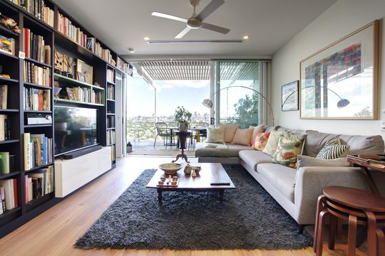 Architecturally Designed Retirement Apartment with Sweeping City Views