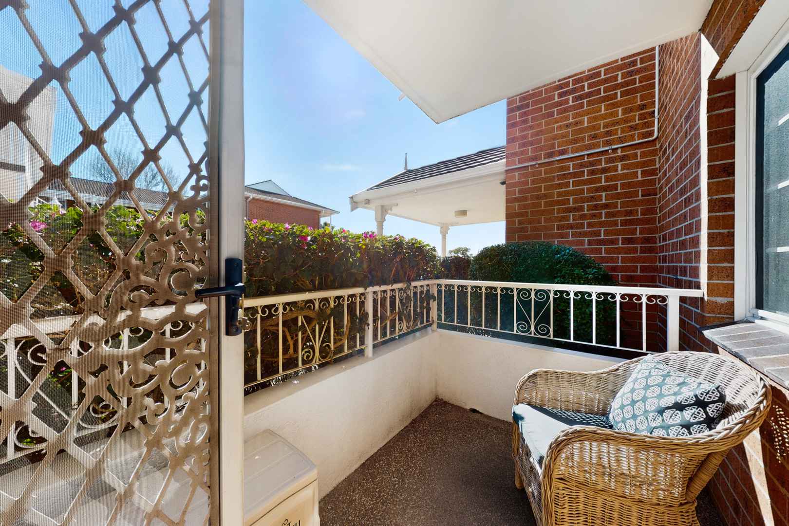 Fully Renovated Ground Floor Serviced Apartment – Sunny North-Facing Balcony