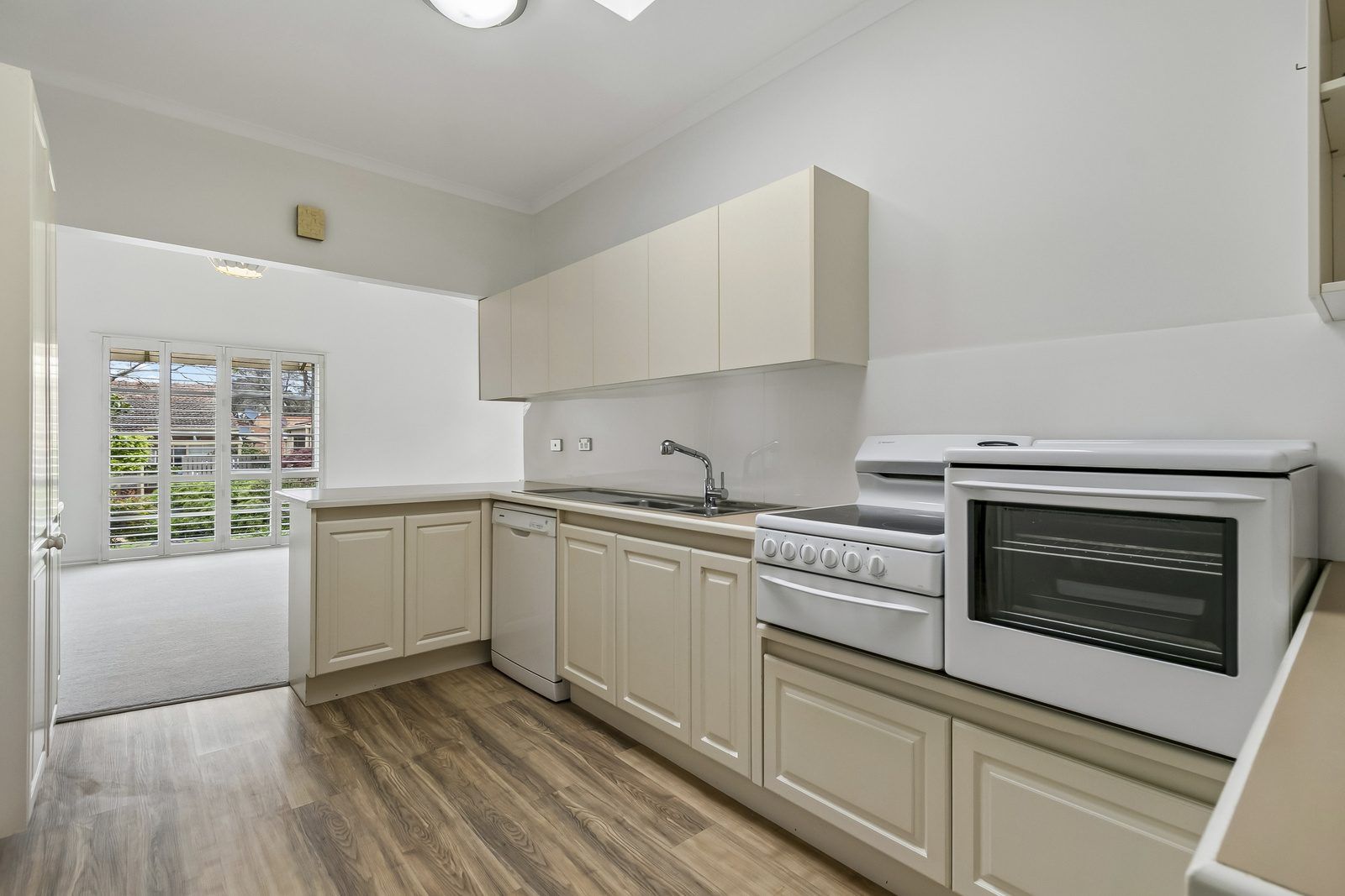 Light, Spacious and Ready to Love - Unit 20 Fiddlers Green