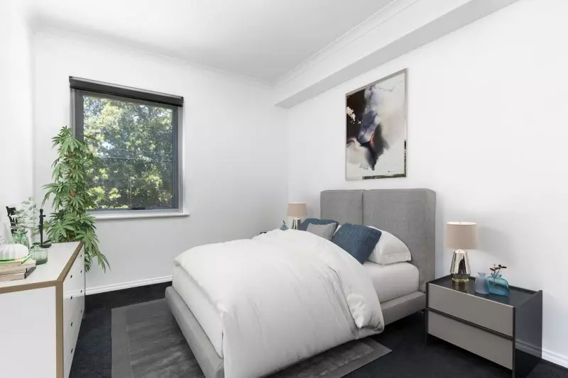 Stunning Views, Central Living!