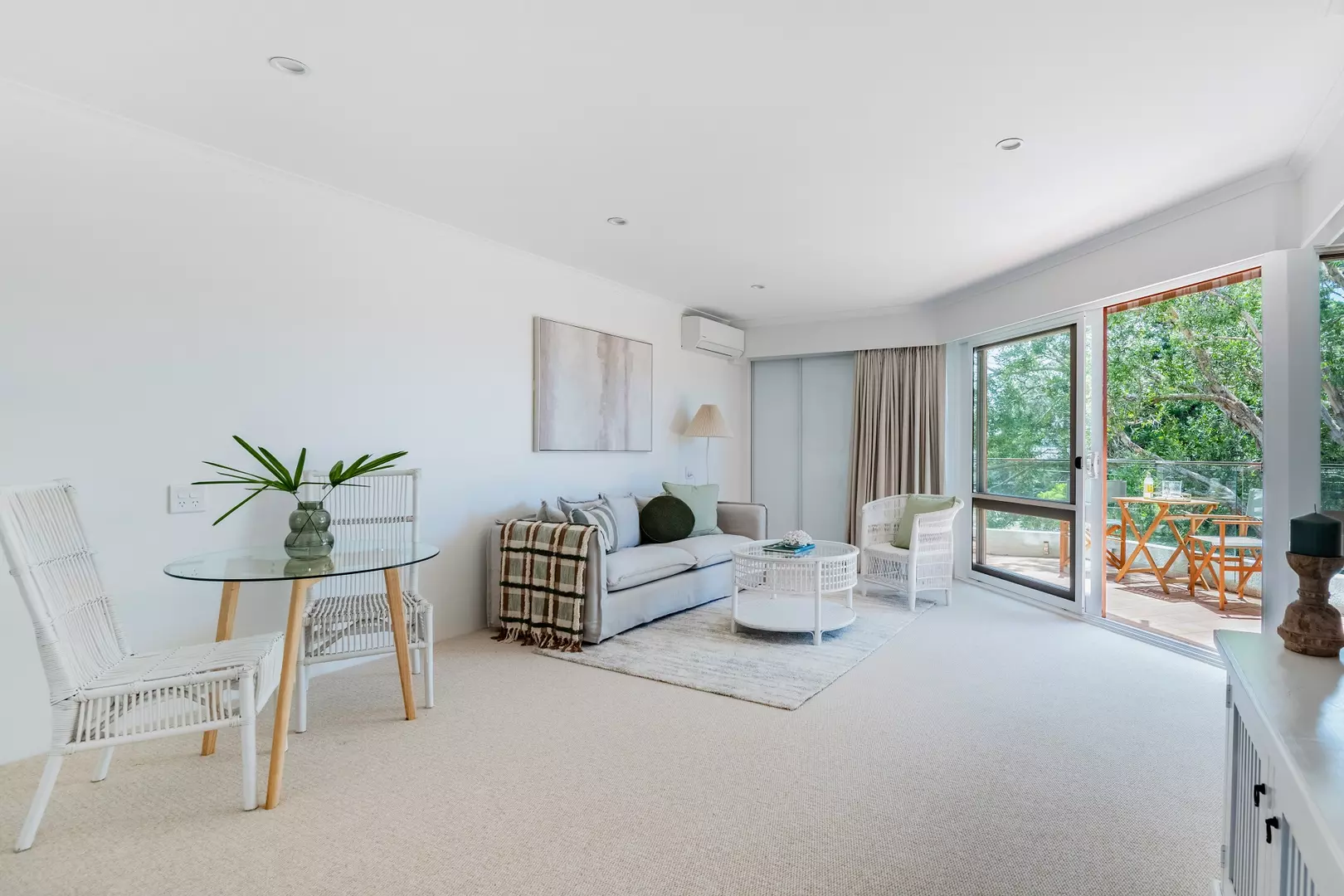 Refurbished One Bedroom Apartment with Private Balcony