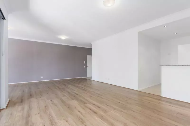 Stunning Views, Central Living!