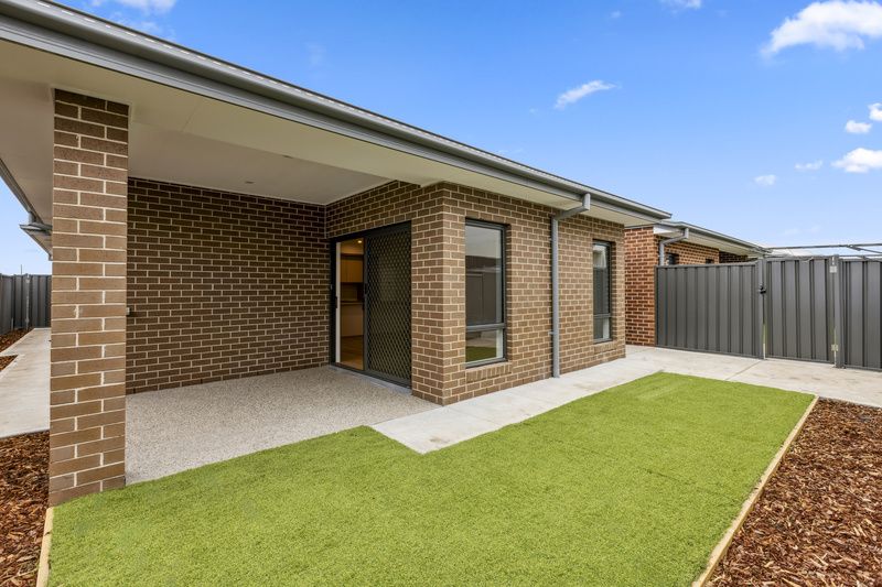 New, Spacious “Apos” Floorplan Villa at Sherwin Rise