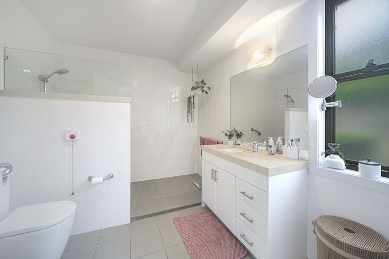 Perfect Entertainer with Bush Outlook and Private Garden