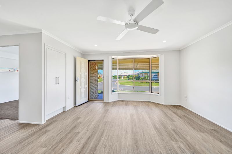 Stand alone villa, ready now!