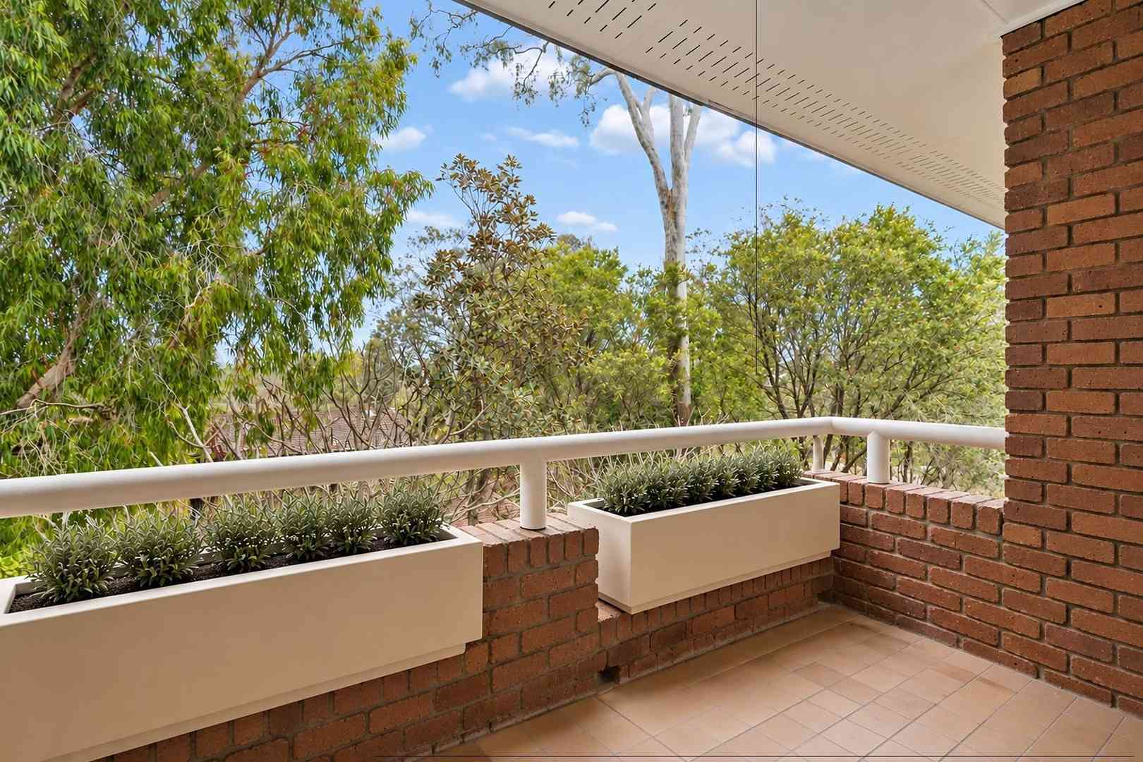 One bedroom plus study home close to community facilities
