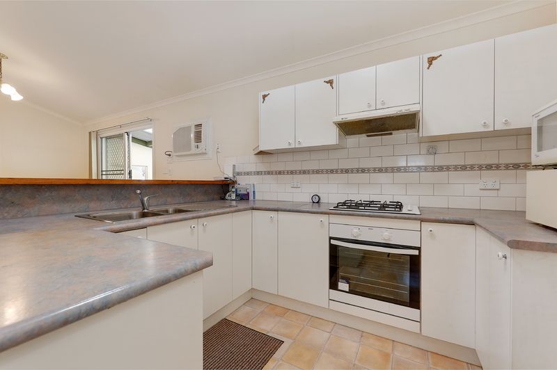 Pet friendly home in welcoming over 55s community