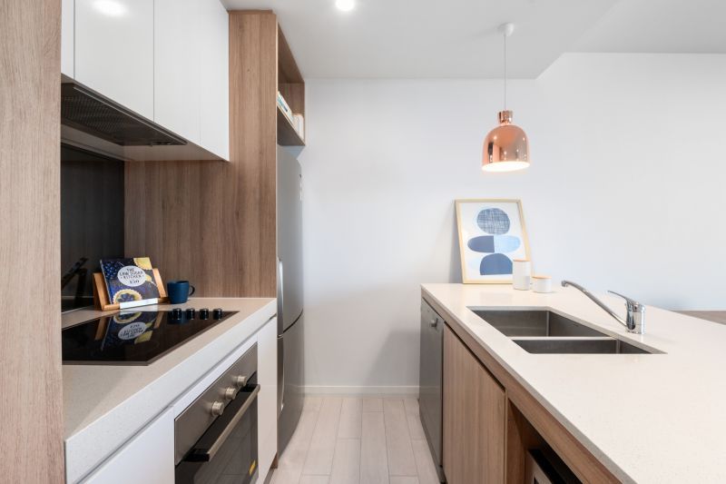 Great Location, Modern & Professional Lifestyle!