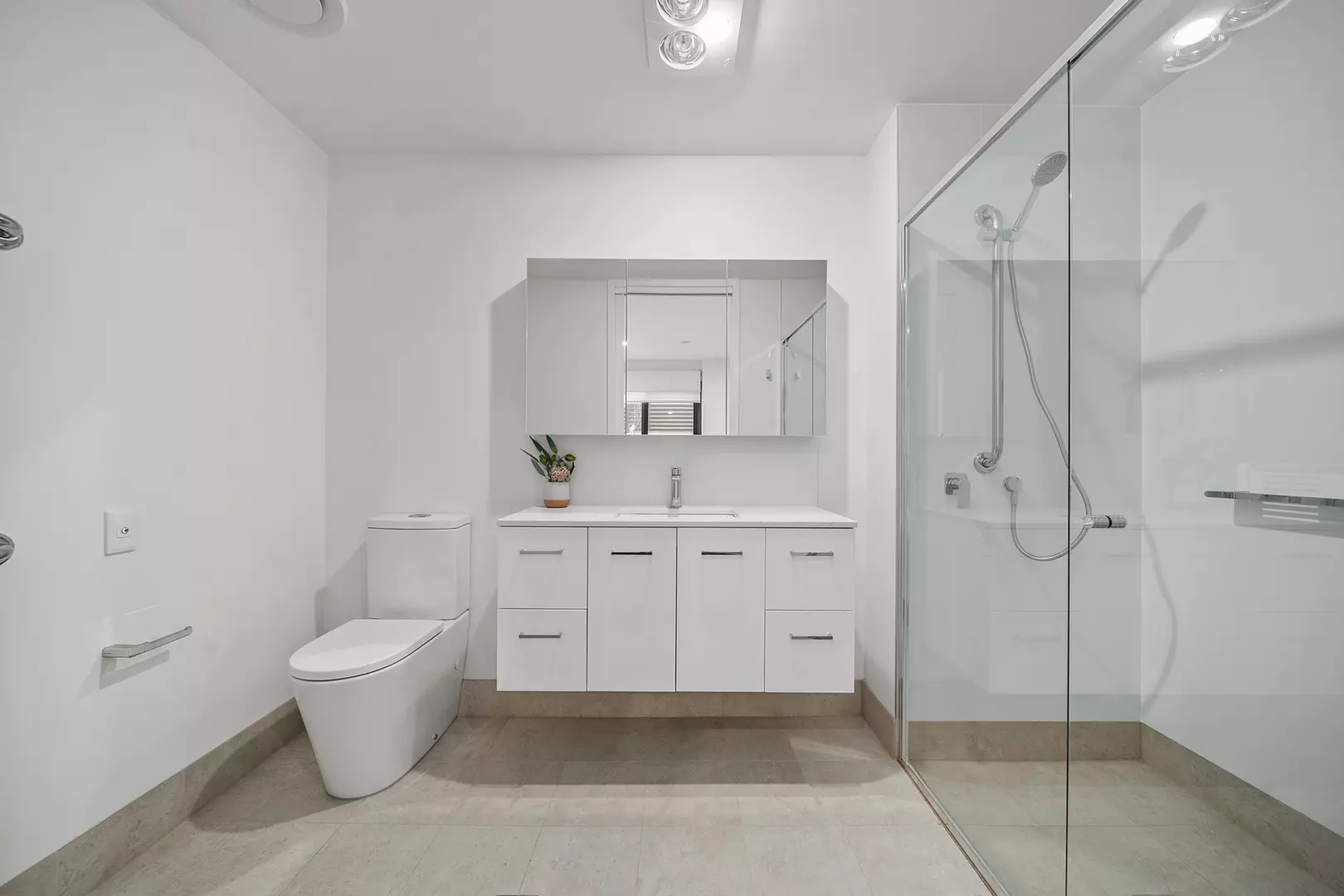 SOLD - Brand new stunning courtyard apartment, ready to move in now