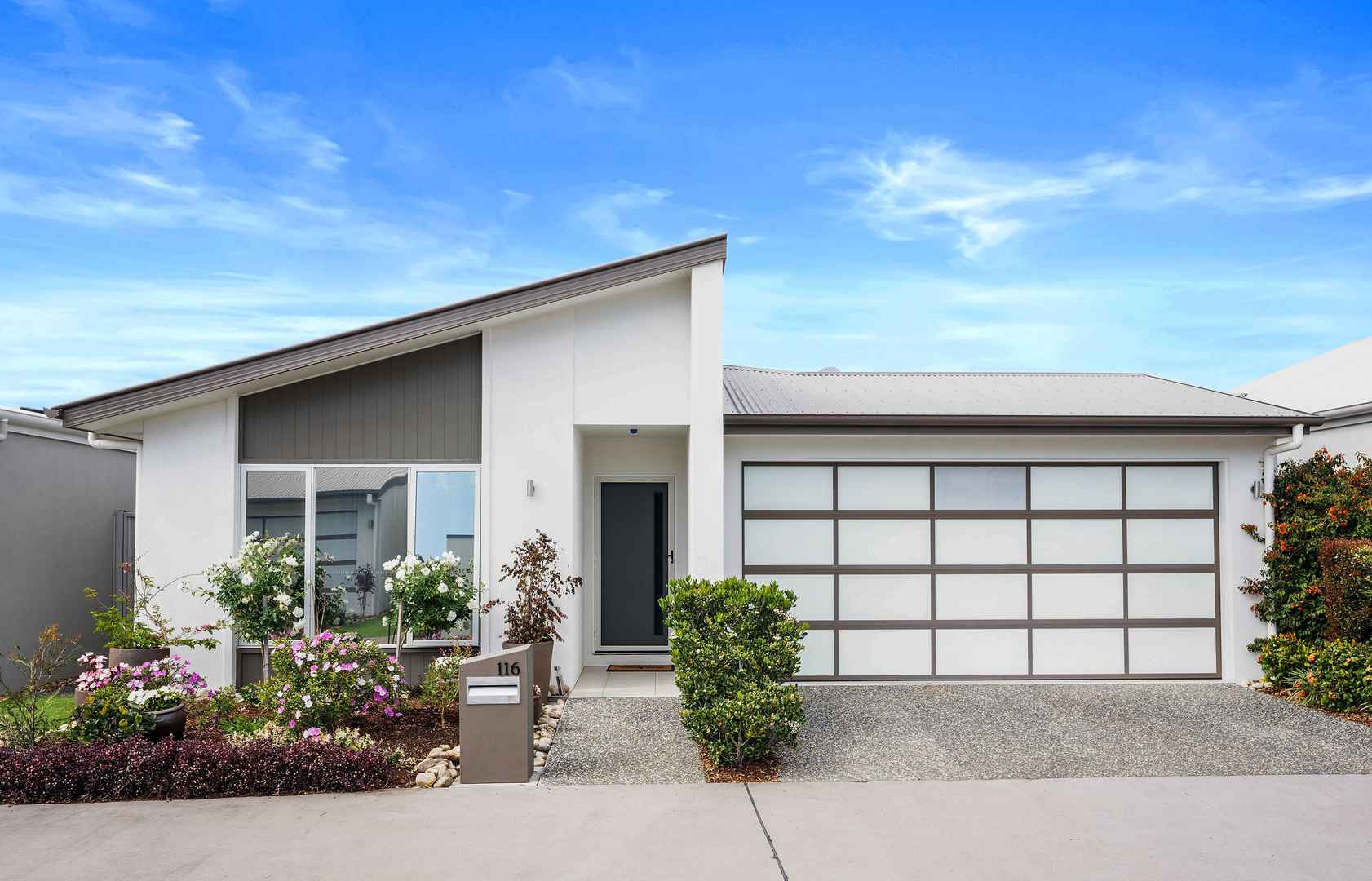 Alexandra by Palm Lake Resort