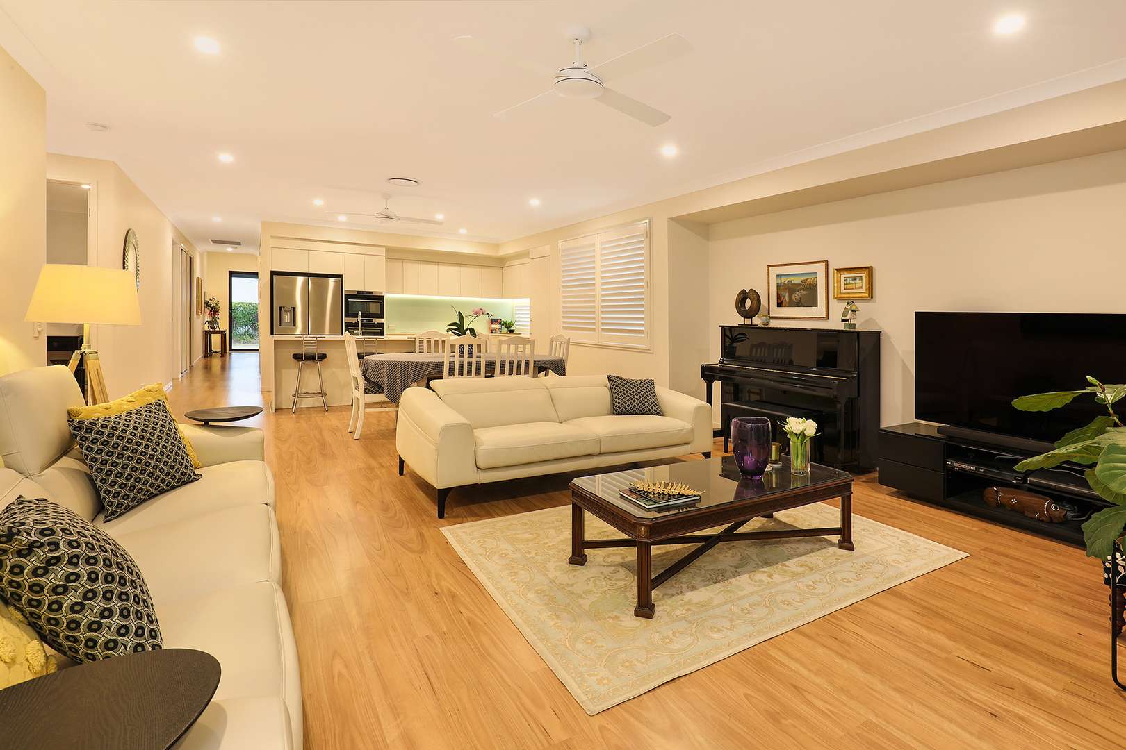 V118 Halcyon Lakeside