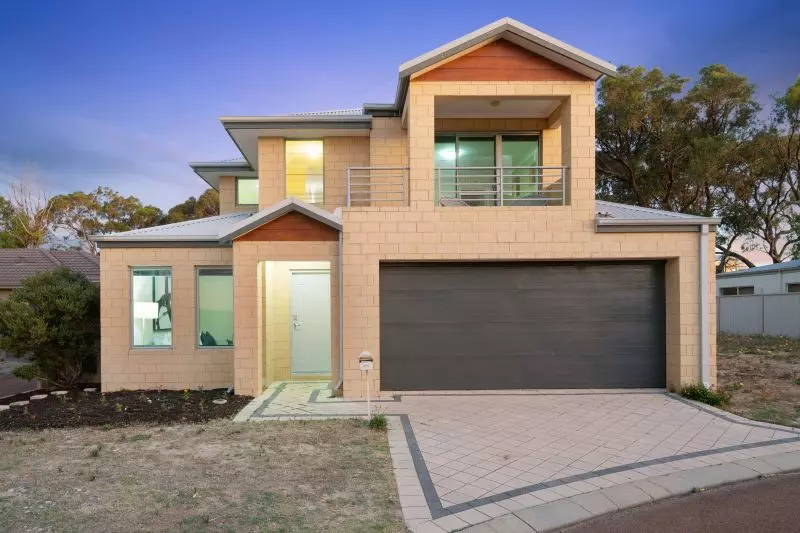 Beachside and Coastal Retreat Living!