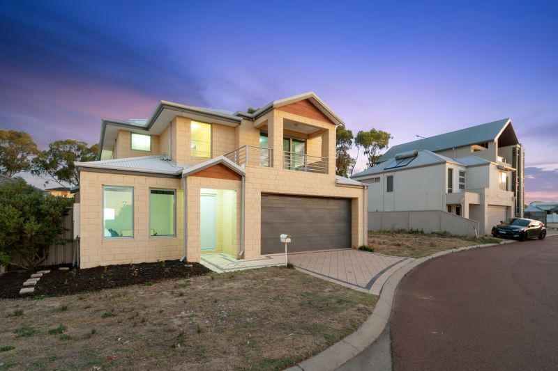 Beachside and Coastal Retreat Living!