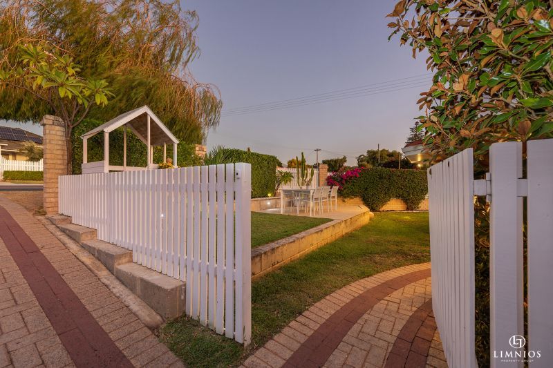 Standalone street front villa