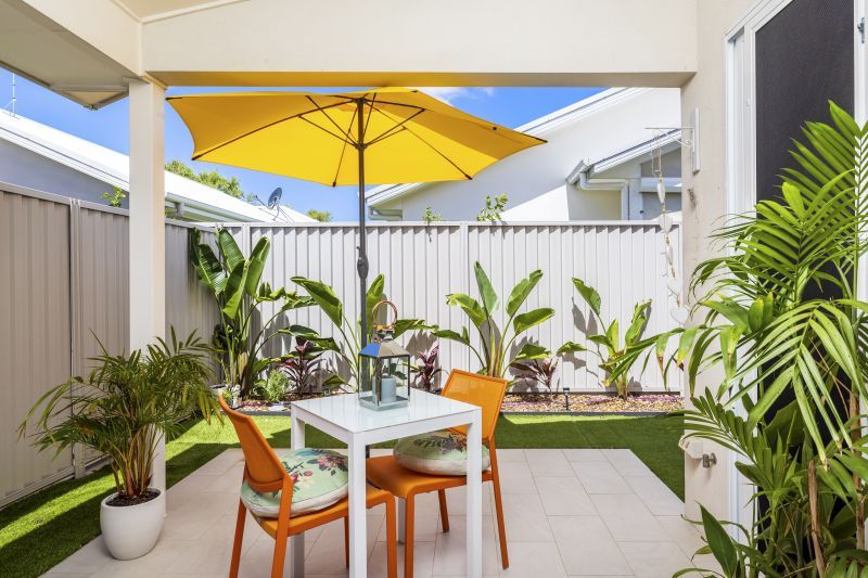 Bright Tropical Oasis - Luxury Two Bedroom + Study