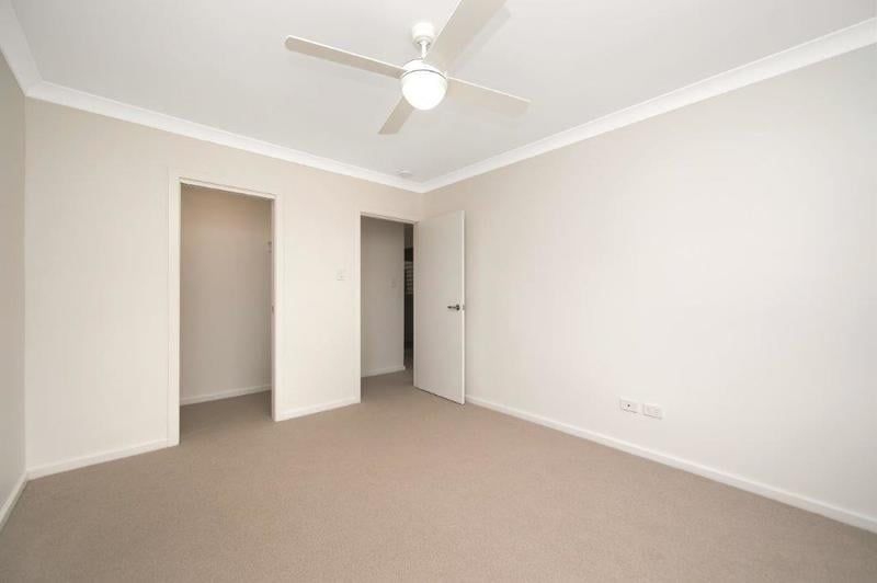 Bright, Modern Villa with Spacious North-Facing Balcony